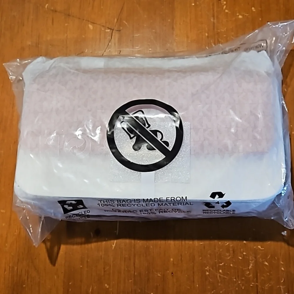 MICHAEL Michael Kors Tribeca Large Quilted Leather Shoulder Bag - Picture 9 of 10